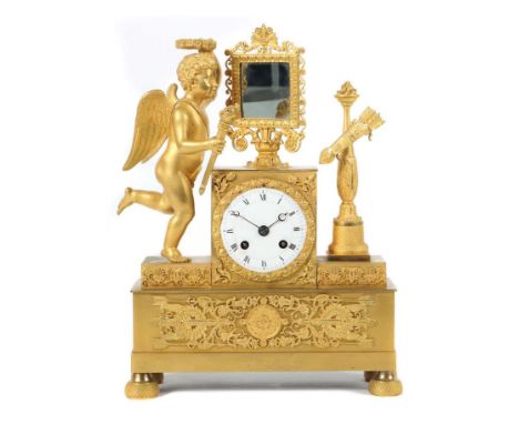 Charles X.-Pendule mit sich spiegelndem Amorum 1820/30, Emaillezifferblatt mit römischen Stunden und Breguetzeigern, Platine 