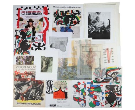 Verschiedene Grafiker des 20./21. Jh.Umfangreiches Mappenkonvolut mit Werken u.a. von: Joseph Beuys, Dieter Roth, Heinrich St