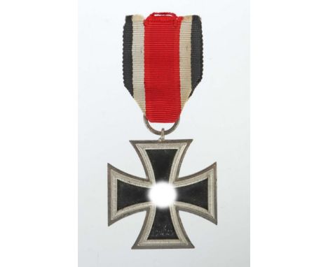 Eisernes Kreuz1939, 2. Klasse, mit Öse und großem Ring, magnetischer Eisenkern geschwärzt, Hoheitszeichen und 1939, ungepunzt