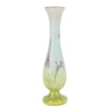 Balustervase mit Datura Frankreich,