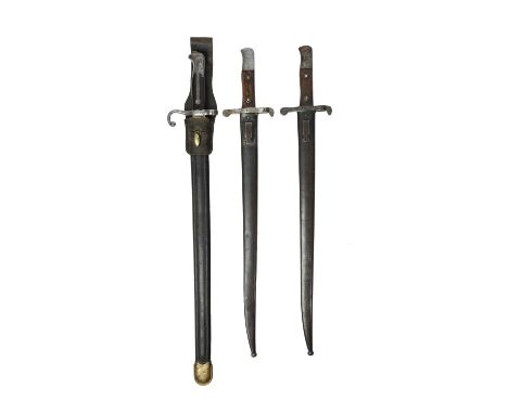 An Italian model 1870/87 Vetterli-Vitali sword bayonet, blade 20.25 in., steel hilt with hooked quillon and composition grips