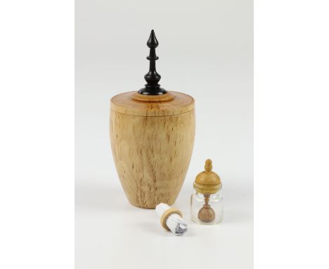 Stuart King (UK) masur birch box with poem and St Paul's cathedral wood bell 12x6cm. Signed
&nbsp;
A challenge and a tribute,