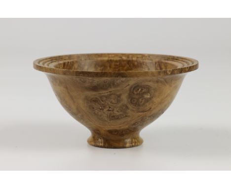 Gary Rance (UK) burr oak bowl 6x11cm. Signed
&nbsp;
On receiving the small bowl, I decided to keep it as close to Ray’s origi