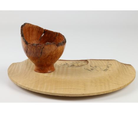 Nick Cook (USA) unknown burr natural edge bowl 9x8 cm with souvenir part turned platter from Ray Key Atlanta demo 3x27cm. Sig