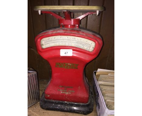A vintage Avery post office weighing scales.Condition:- General wear through age and use, both glass windows intact, appears 
