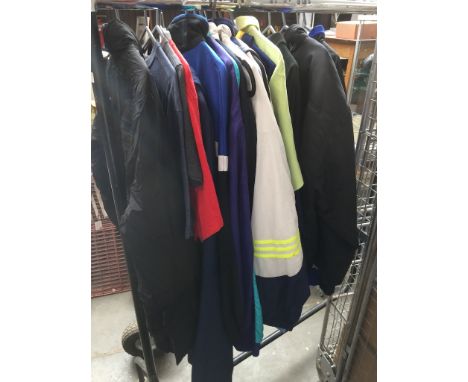 A quantity of various vintage/retro clothing 