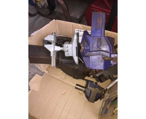 A collection of vices to include engineers bench vices and drill vices etc. 