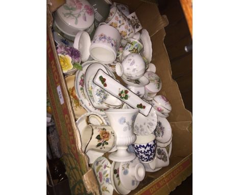Small china items including Wedgwood and Royal Worcester - approx 50 pieces 