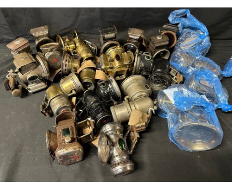 A box of carbide cycle lamps inc. Lucas, Miller, P&amp;H etc. (21).