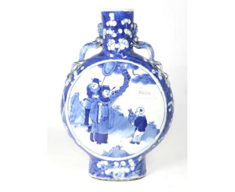 A Chinese blue and white porcelain moon flask 