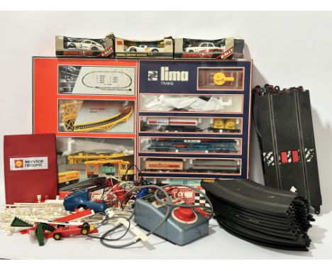 A collection of vintage toys comprising a Lima Trains set, two Scalextric Rally cards, a model motor racing cars, collection 