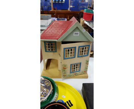 VINTAGE DOLLS HOUSE