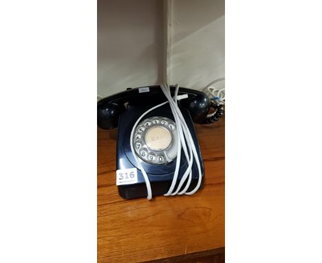 VINTAGE BLACK TELEPHONE