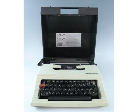 A vintage Texet 2500 portable typewriter