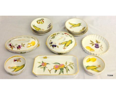14 pieces of Royal Worcester Evesham Ware.  Includes flan dish, 2 casseroles with lids, and 10 assorted bowls