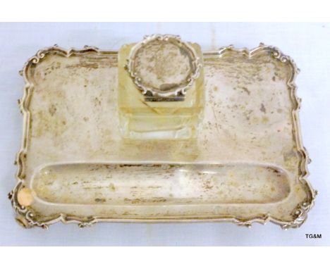 Silver top cut glass inkwell on silver pen tray, the tray is 16cm by 11cm and weighs 145gms