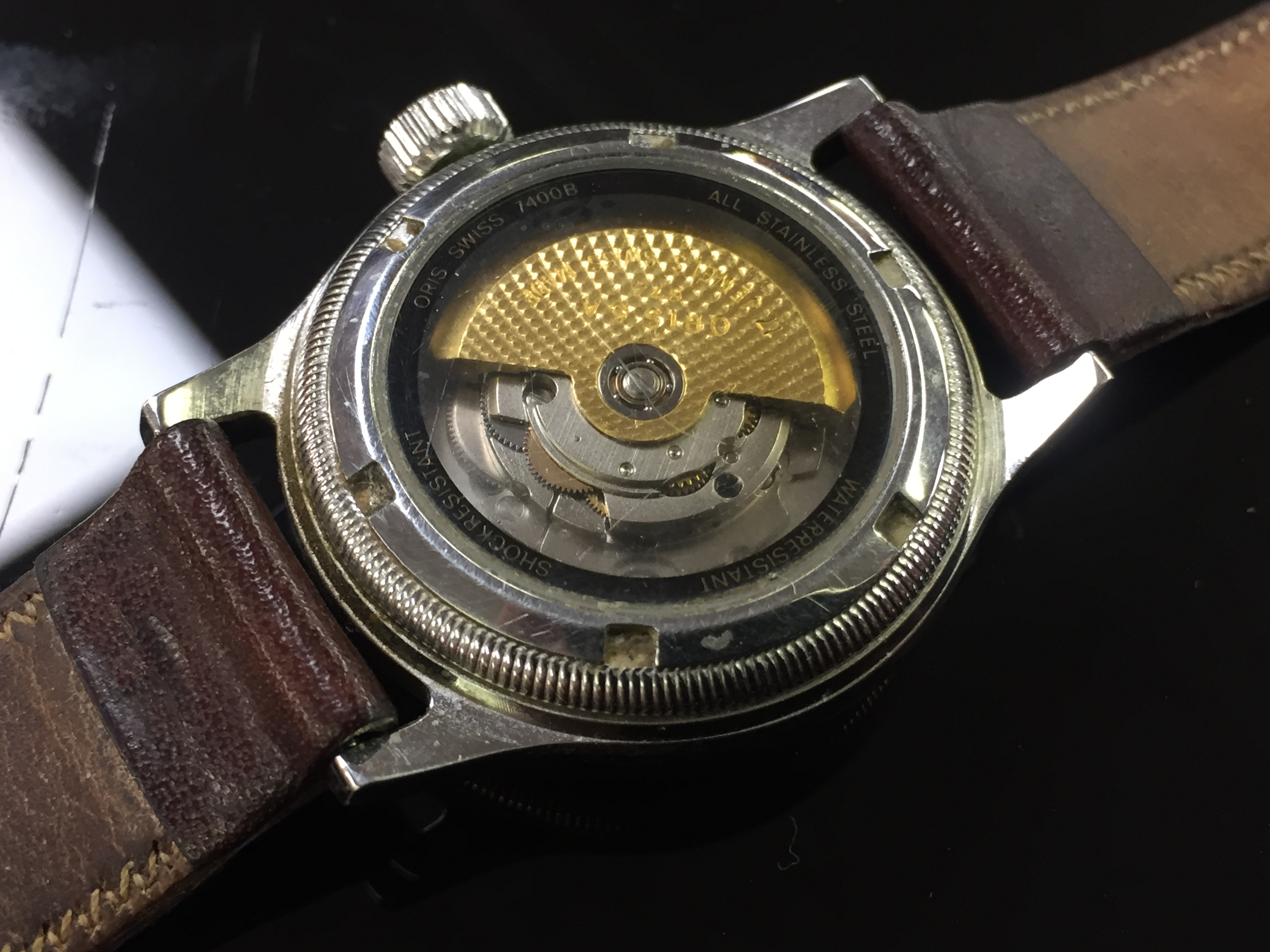 VINTAGE ORIS GENTS WRIST WATCH, AUTOMATIC MOVEMENT, YELLOW METAL BEZEL