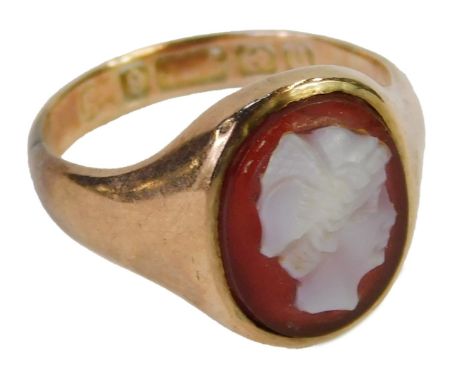 A 9ct gold and shell cameo ring, bust portrait of Hermes, size E, 2.4g all in, boxed.