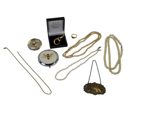 Costume and other jewellery, to include pearl and faux pearl necklaces, a silver pendant/brooch, of circular form set to the 