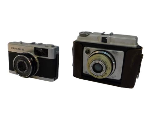 An Olympus Trip 35 camera, model number 3277840, cased, together with an Ilford Sporti camera, in a brown leather case. (2)