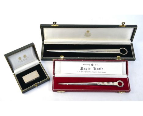 A Garrard & Co Ltd, silver snuff box, Birmingham 1989, in presentation case, to/w a replica meat skewer/letter knife, Garrard