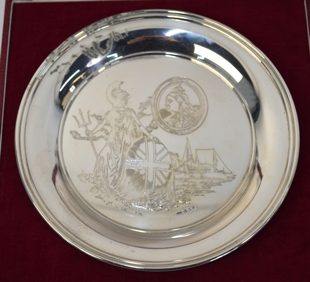 A Cased Silver Commemorative British Empire Plate, No. 850 1700 