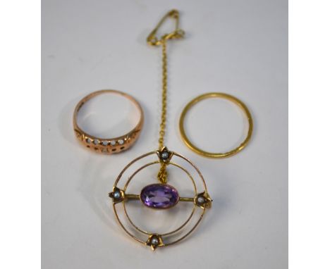 A circular open style brooch set amethyst and four small pearls, stamped 9ct to/w two old gold rings, one 18ct, one 9ct, appr