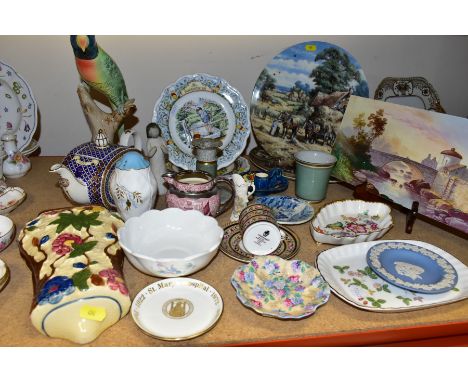 A GROUP OF CERAMIC WARES AND ORNAMENTS, to include a Wedgwood 'Clio' coffee can and saucer , Royal Copenhagen beaker and cand