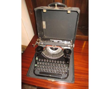 Underwood Portable Typewriter 
