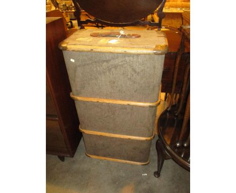 Vintage Trunk 