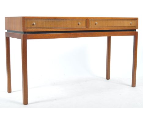 Walter Cornell - Greaves &amp; Thomas Furniture - A vintage / retro 1960's Greaves &amp; Thomas teak wood writing table - sid