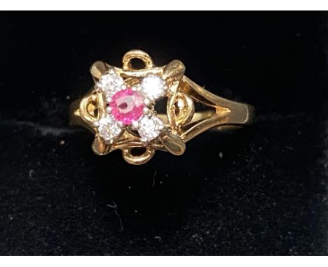 9ct Gold ring set with ruby &amp; cz stones Size K 