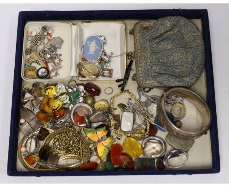 A group of assorted Victorian and late jewellery, including seed pearl and gem set small brooch, a Mizpah brooch, 1930's silv