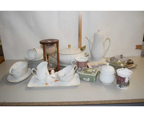 Mixed Lot: Various dinner wares, sand timer, Jasper ware trinket box etc