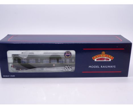 OO GAUGE - A Bachmann 32-900A Class 108 2 car diesel multiple unit in BR green livery. VG-E in VG box