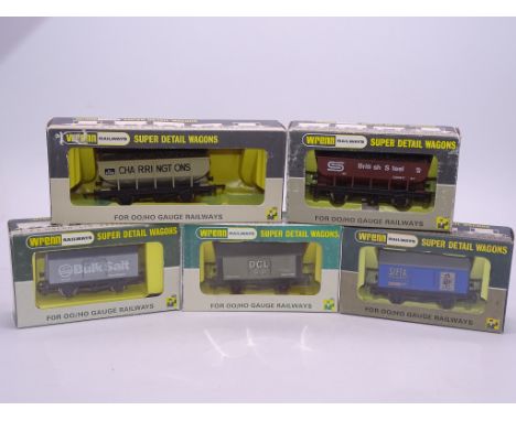 OO GAUGE - A group of rarer Wrenn salt and hopper wagons as lotted. VG-E in VG boxes (5)
