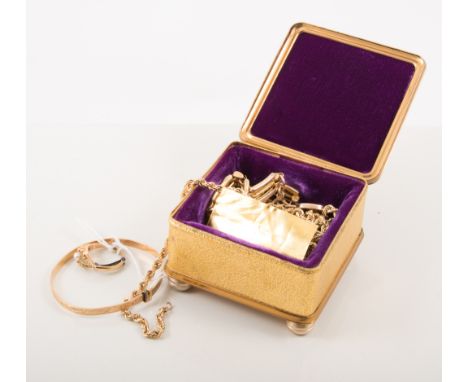 9 carat yellow gold hollow rope link bracelet and matching necklace, yellow metal three bar gate link bracelet, dress ring st