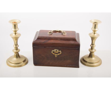 George III mahogany tea caddy, moulded top, two divisions to the interior, width 23cm (af); and a pair of late Georgian brass