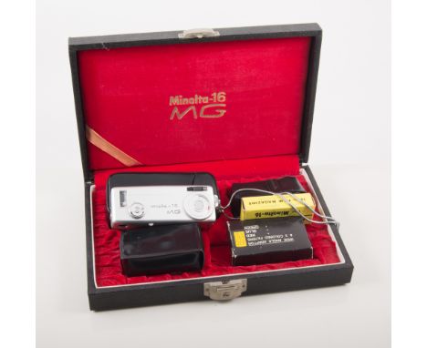 Minolta -16MG camera, with accessories.