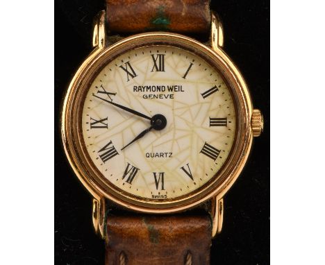 Raymond Weil 18 ct watch with leather strap, quartz movement and Roman numerals on a signed dial and a 9 ct Rotary dress watc