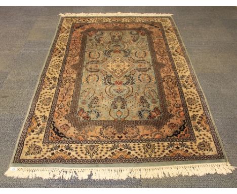 A fine hand-woven Persian wool rug, 200 x 125cm