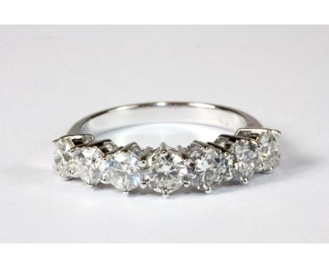 An 18ct white gold 7 stone diamond ring (approx. 1.73ct) (O) Est. £1000 - 1500