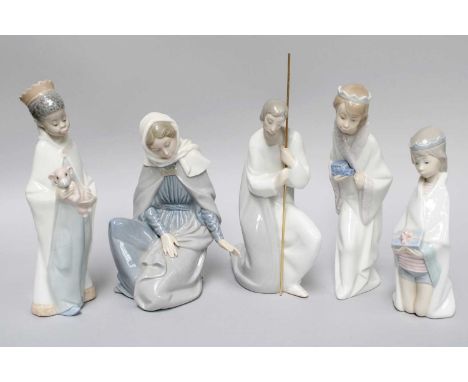 Lladro, Nao, and other Figure Groups, including Royal Worcester ''The Parakeet'' model No 3087, Geishas, etc (Three trays) 