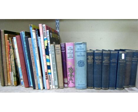 A quantity of vintage children's annuals including four Rupert titles, etc