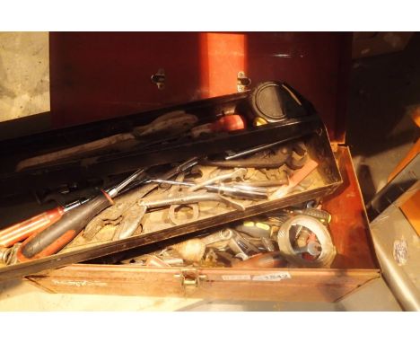 Metal tool box containing mixed hand tools. Not available for in-house P&amp;P, contact Paul O'Hea at Mailboxes on 01925 6591