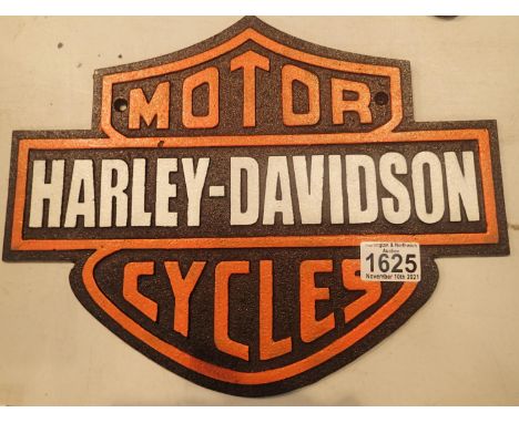 Cast iron Harley Davidson Motorcycles sign, L: 34 cm. P&amp;P Group 2 (£18+VAT for the first lot and £3+VAT for subsequent lo