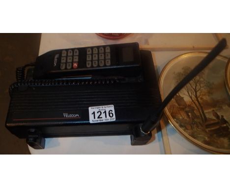 Early BT battery telephone model 5/1000/4/L502003. P&amp;P Group 3 (£25+VAT for the first lot and £5+VAT for subsequent lots)
