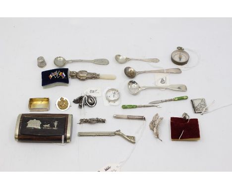 A collector's lot to include various sterling silver items - mustard spoons, brooches, stamp holder with plated novelty items