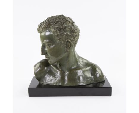 Johannes DOMMISSE (1878-1955) Art deco patinated plaster bust of a young man on marble base, signed. Art deco gepatineerde gi