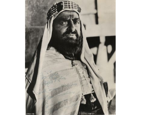 GRIFFITH HUGH: (1912-1980) Welsh Actor, Academy Award winner. A rare vintage signed and inscribed 8 x 10 photograph of Griffi